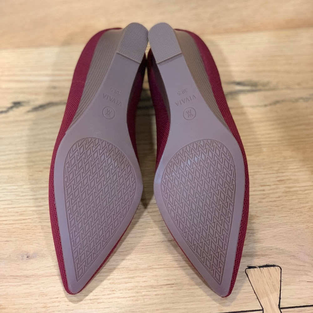 Vivaia Pointed Toe Red Wedge *Never Worn* - Picture 4 of 4